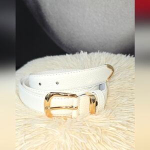 *SOLD*Elegant White Leather Belt with Gold Buckle. Fits Medium Or Large